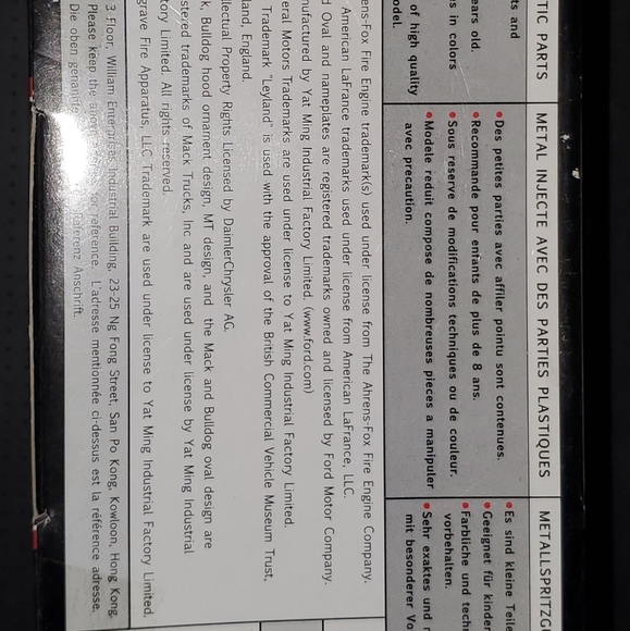 YatMing Signature Series: 1934 Fire Engine 1/43 Scale. - Picture 3 of 3